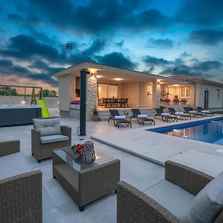 Amazing In With Wifi Holiday home