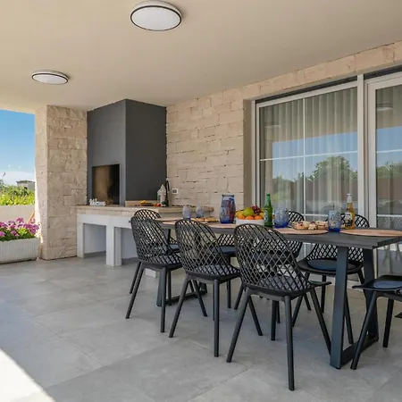Holiday home Amazing In With Wifi *