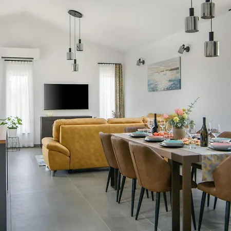 Amazing In With Wifi Holiday home Loborika