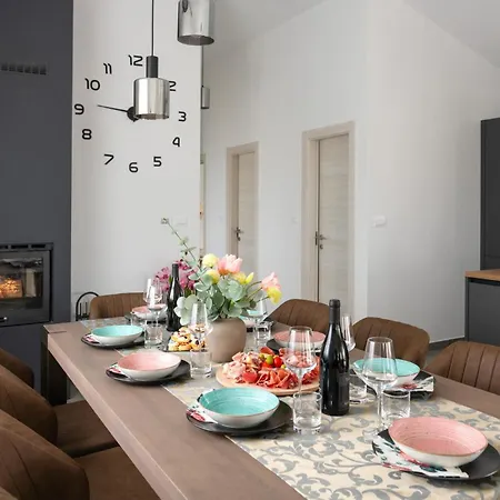 Amazing In With Wifi Holiday home Loborika